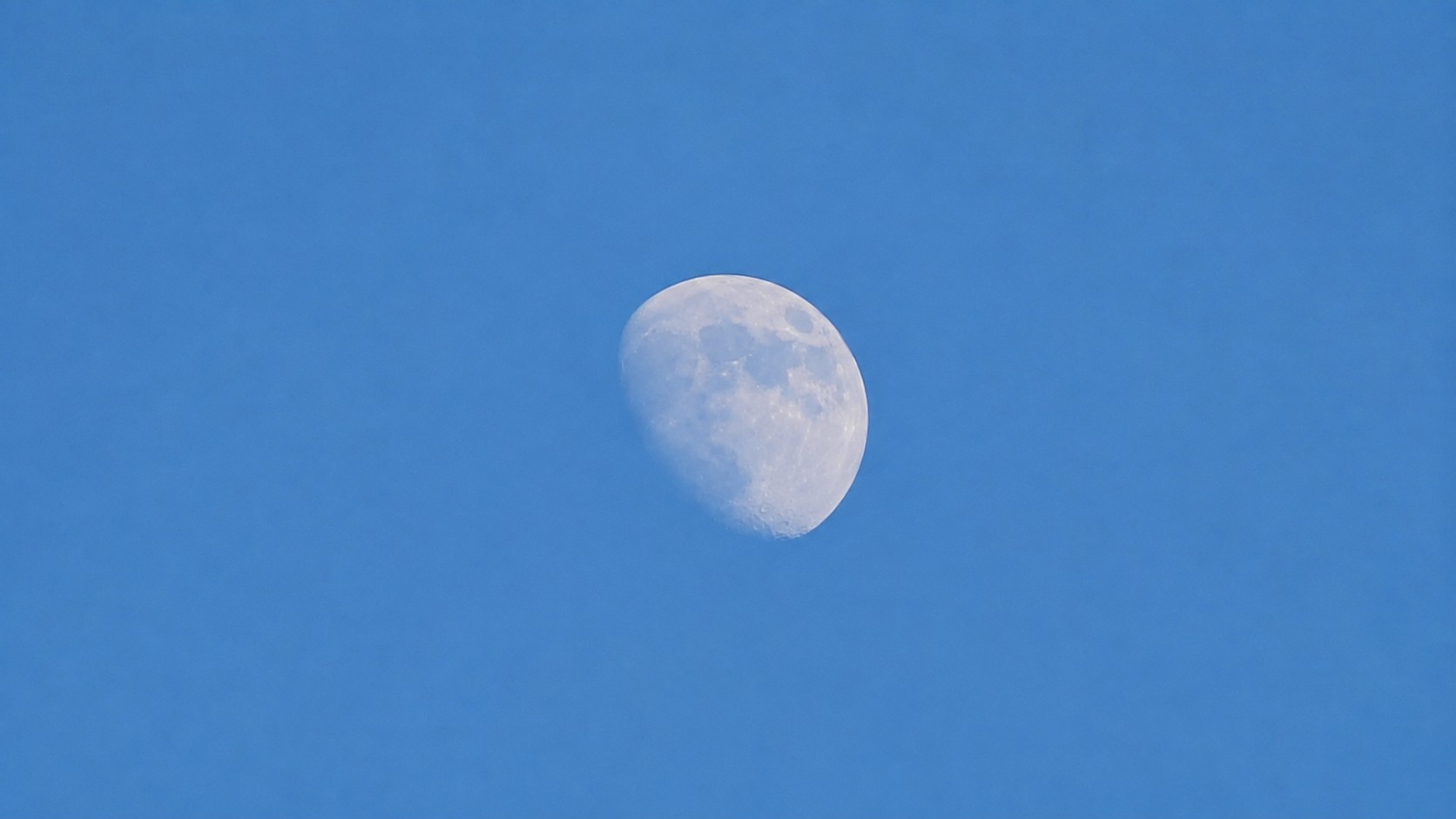 Perché a volte vediamo la Luna anche di giorno